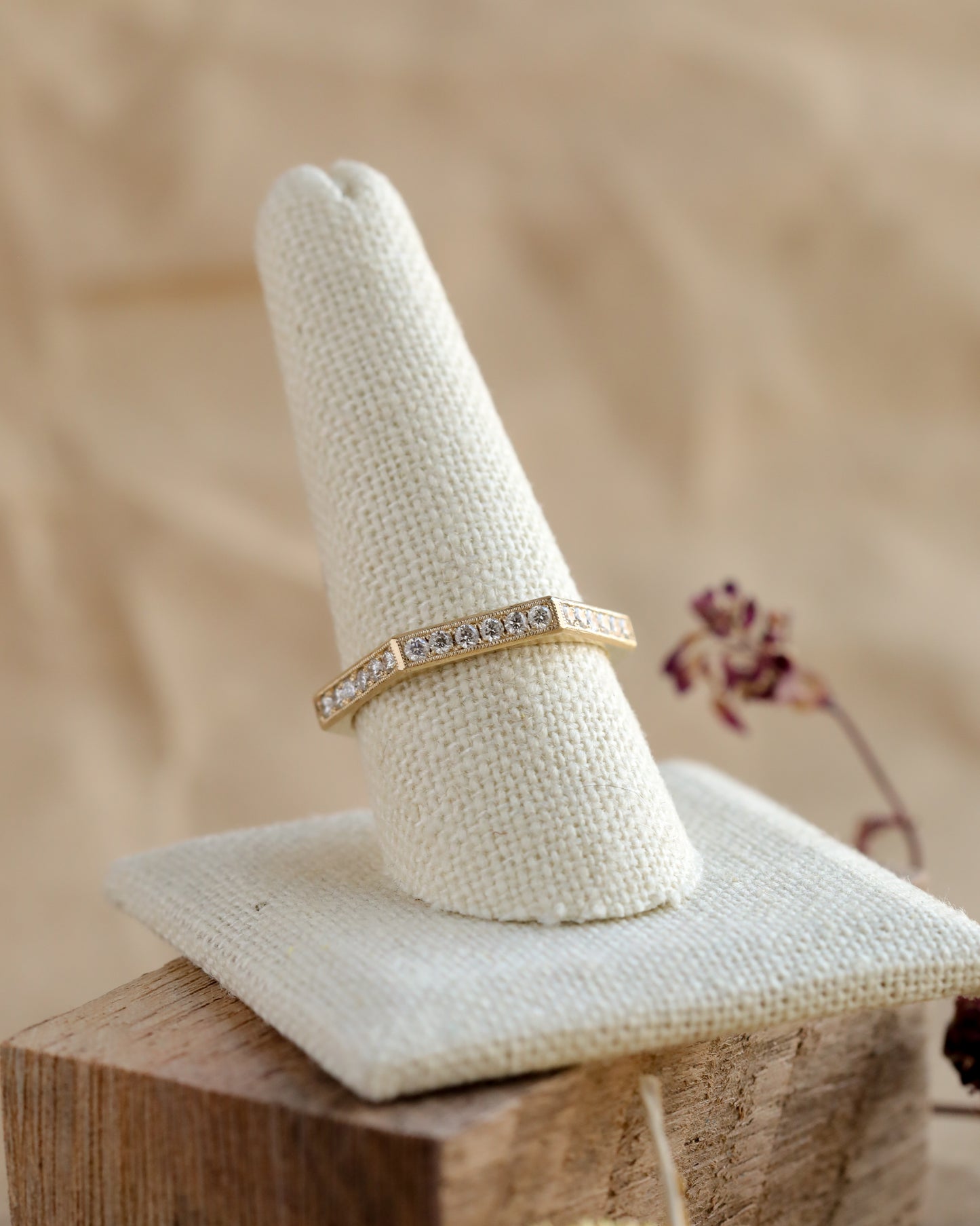 Pavè Hex Slim Band