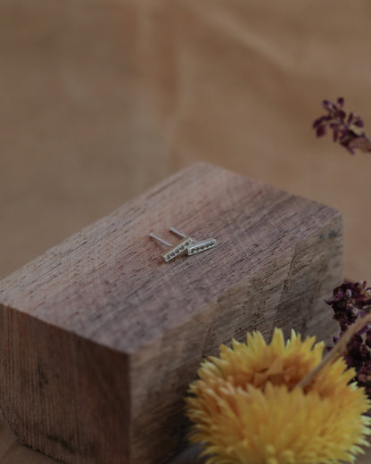 Micro Pavè Bar Studs