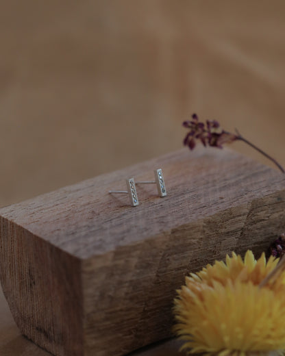 Micro Pavè Bar Studs