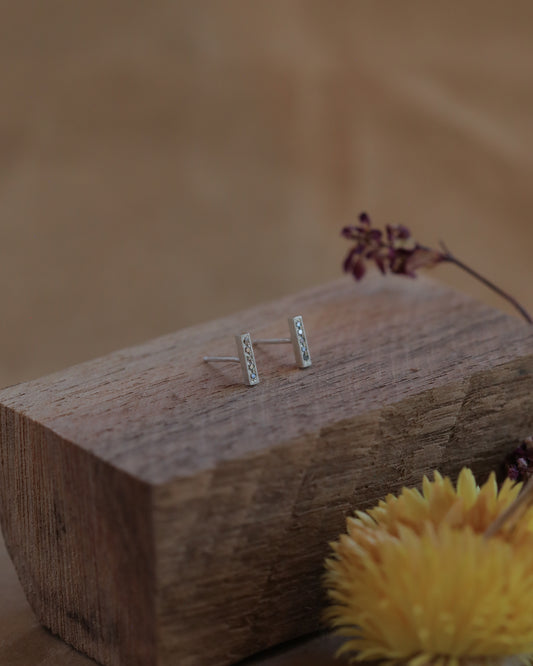 Micro Pavè Bar Studs